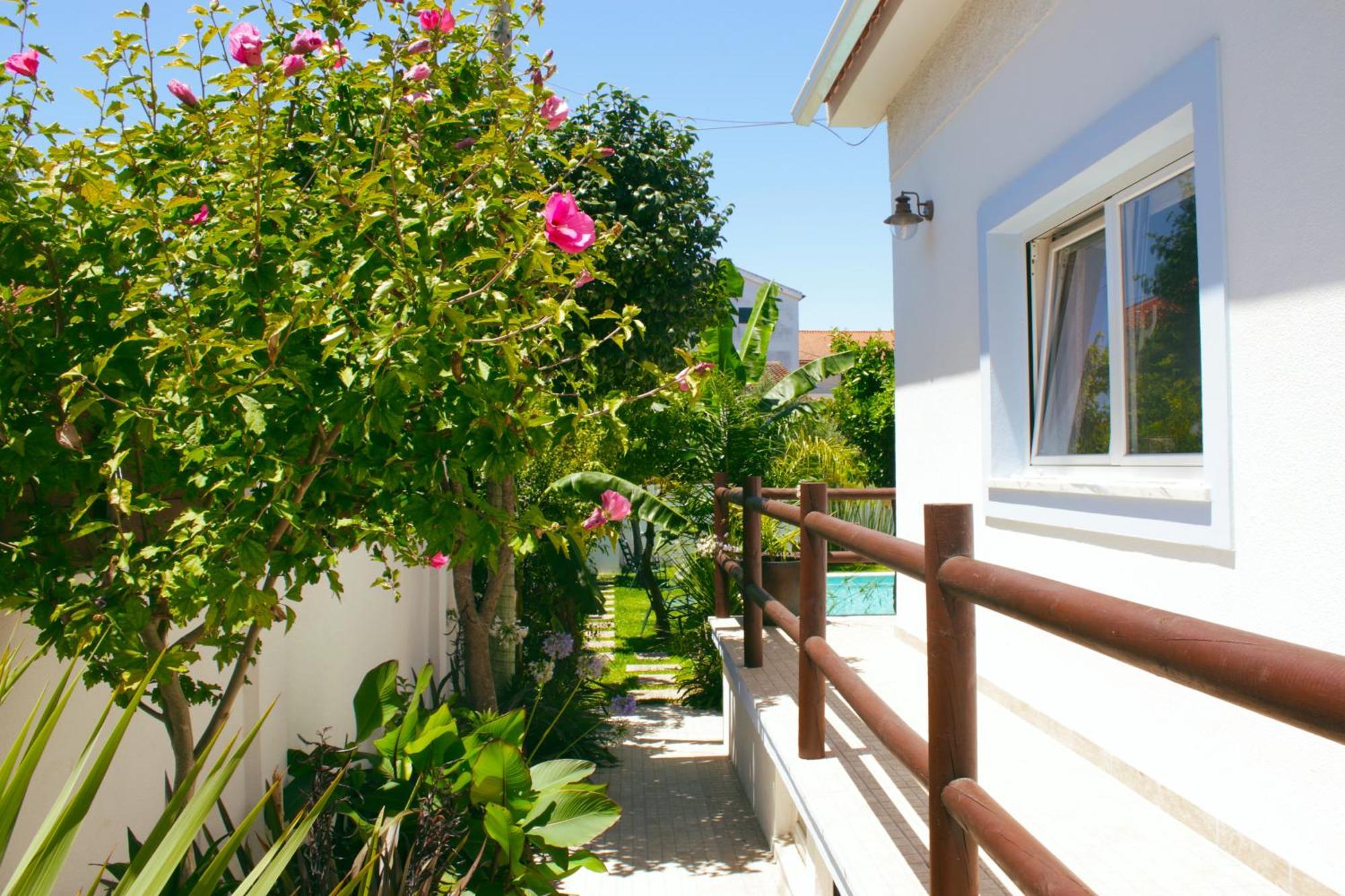 Vila Vale Guest House - Surf & Yoga Charneca  Zewnętrze zdjęcie